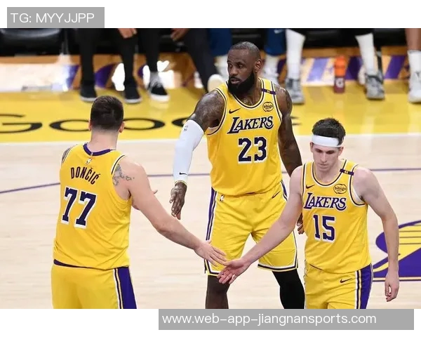 客场关键时刻命中率分析火箭雷霆表现抢眼湖人稳居前列展现实力