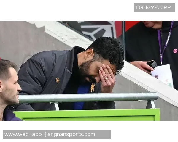 镜报曝B费因不满比赛踹门事件险致曼联放弃签约计划