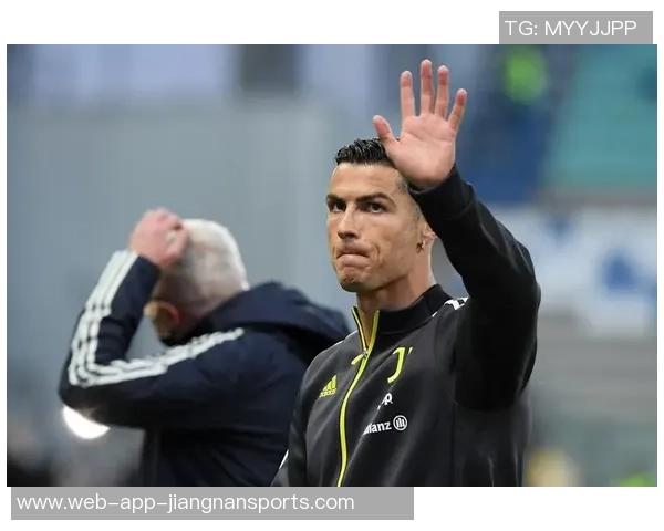 C罗昔日尤文队友工地打拼走红25岁因伤退役成励志典范